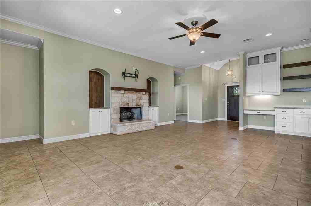 15628 Shady Brook Ln - Photo 6 of 35