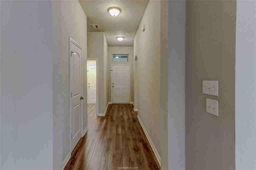 2131 Markley Dr - Photo 2 of 32