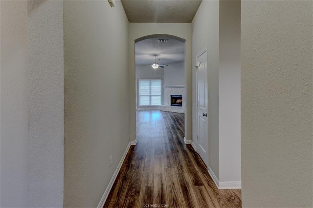 2131 Markley Dr - Photo 3 of 32