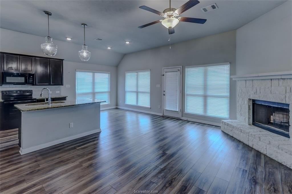 2131 Markley Dr - Photo 5 of 32