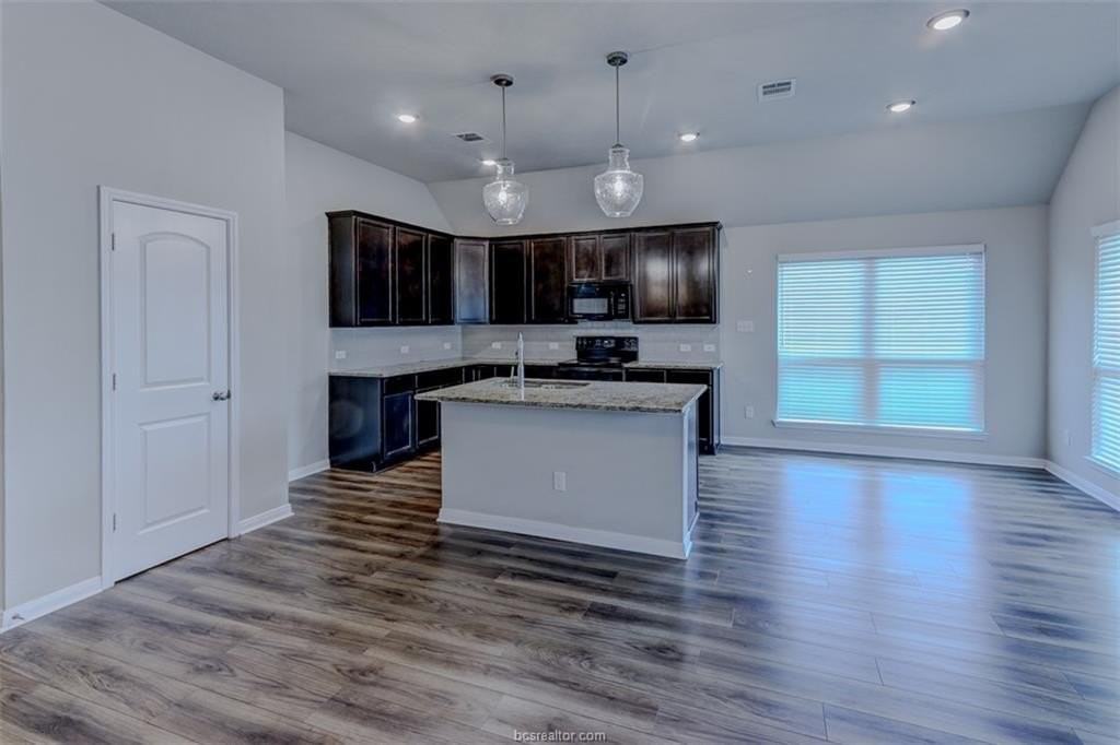 2131 Markley Dr - Photo 6 of 32