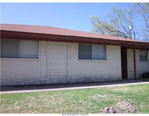 1913 Pine Tree Dr Unit B - Photo 2 of 5