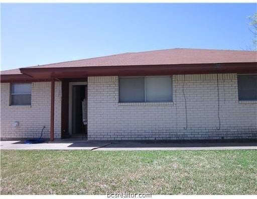 1913 Pine Tree Dr Unit B - Photo 3 of 5