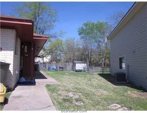 1913 Pine Tree Dr Unit B - Photo 5 of 5