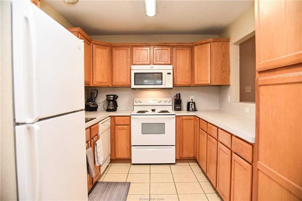 3813 Oldenburg Ln - Photo 4 of 20