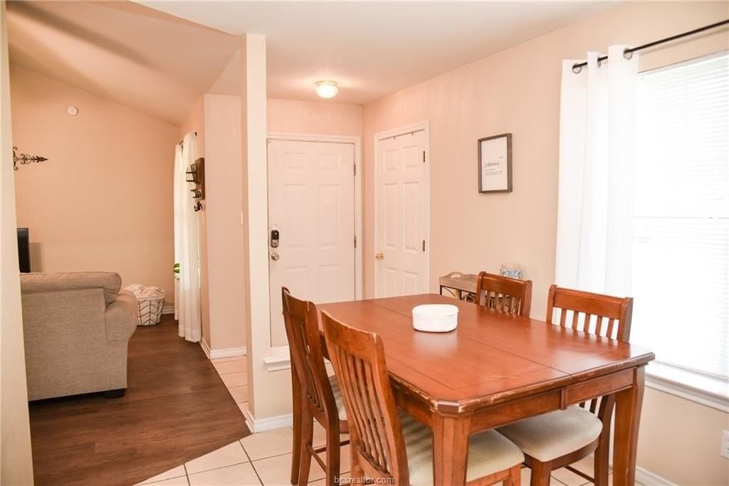 3813 Oldenburg Ln - Photo 5 of 20