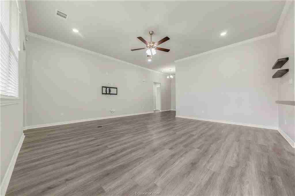 6219 Southern Cross Dr - Photo 4 of 23