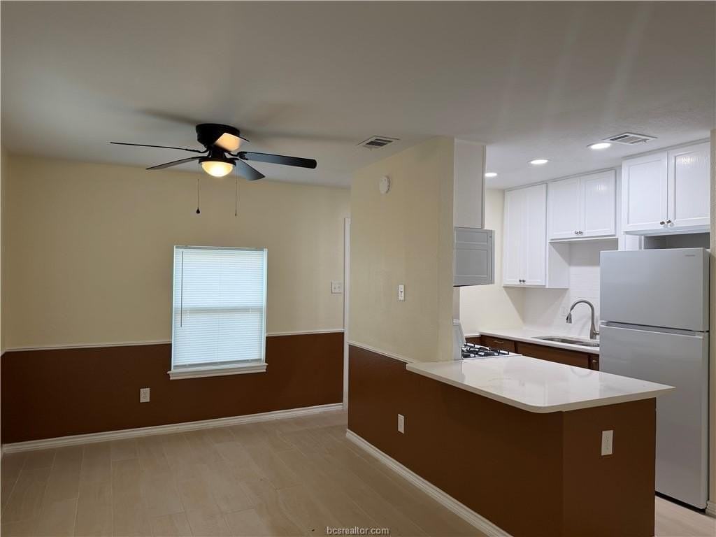 306 W 23rd St - Photo 3 of 12