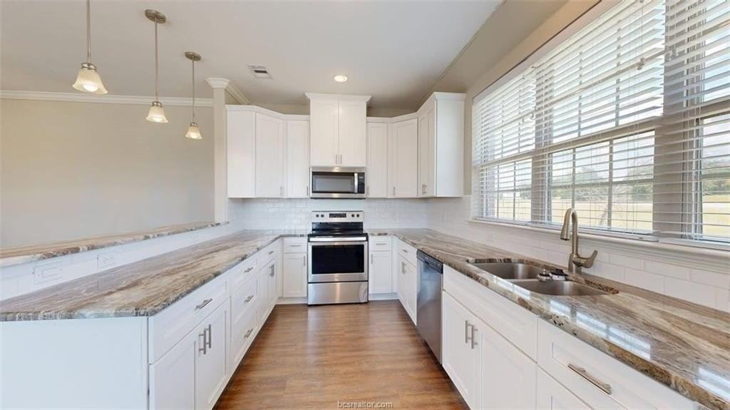 2027 Harvey Mitchell Pkwy S - Photo 7 of 38