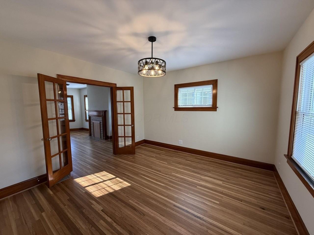 324 E Main St - Photo 3 of 11