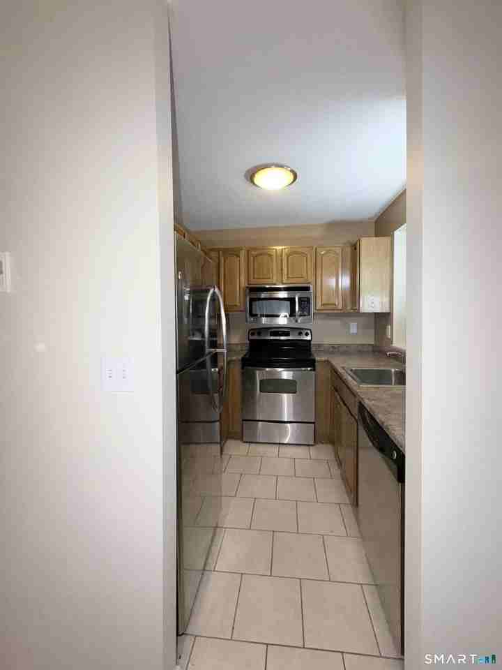 175 Mill Pond Rd - Photo 4 of 19