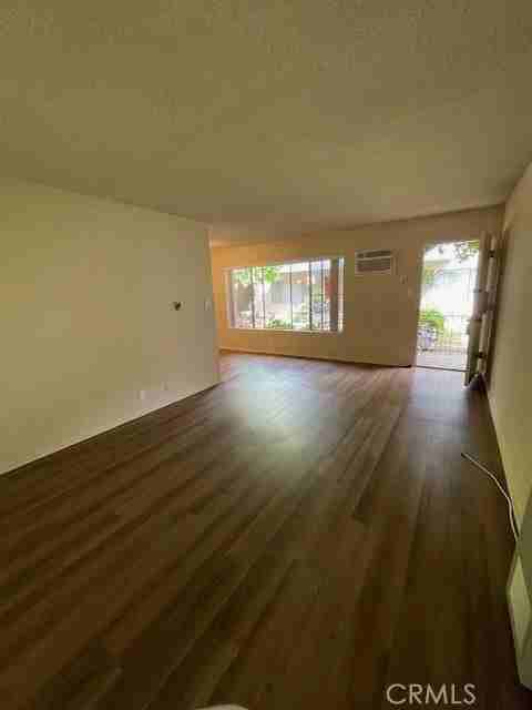 545 545 N Holliston 5 - Photo 5 of 9