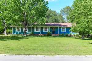 featured image of 2906 Elizabeth Ln