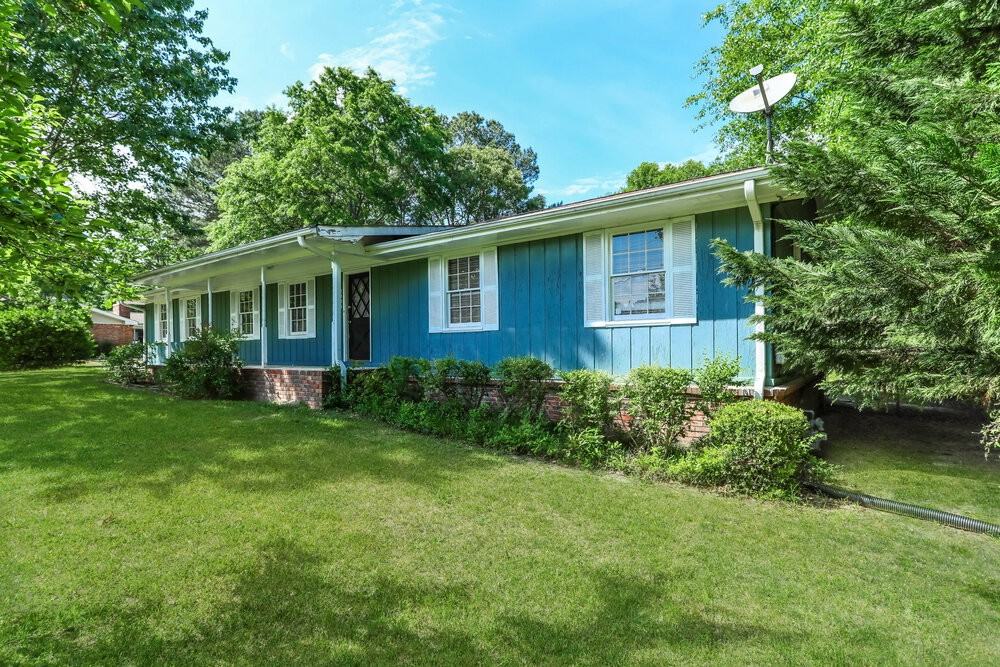 2906 Elizabeth Ln - Photo 2 of 25