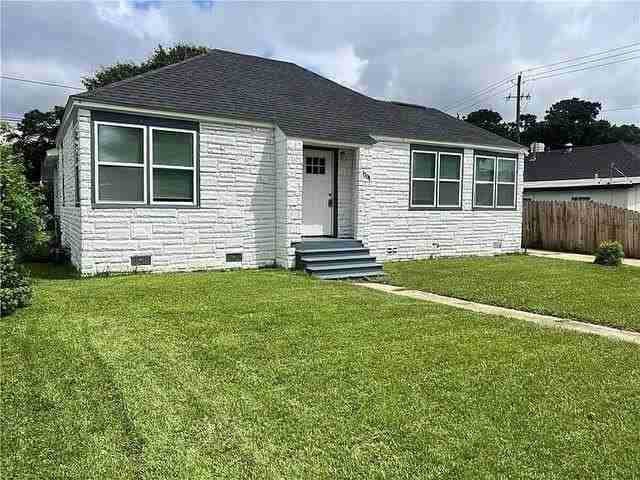 1304 N Cloverleaf Cir - Photo 3 of 20