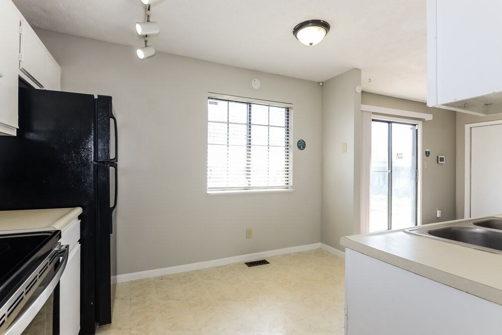 1481 Rebecca Ln - Photo 7 of 17