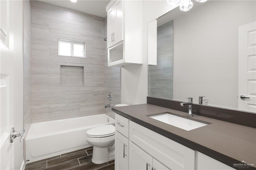 1907 W Violet Dr Apt 3 - Photo 7 of 29