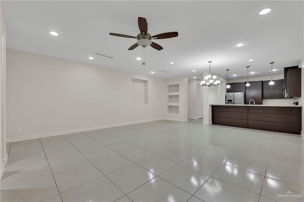 1441 Ozark Ave - Photo 5 of 27