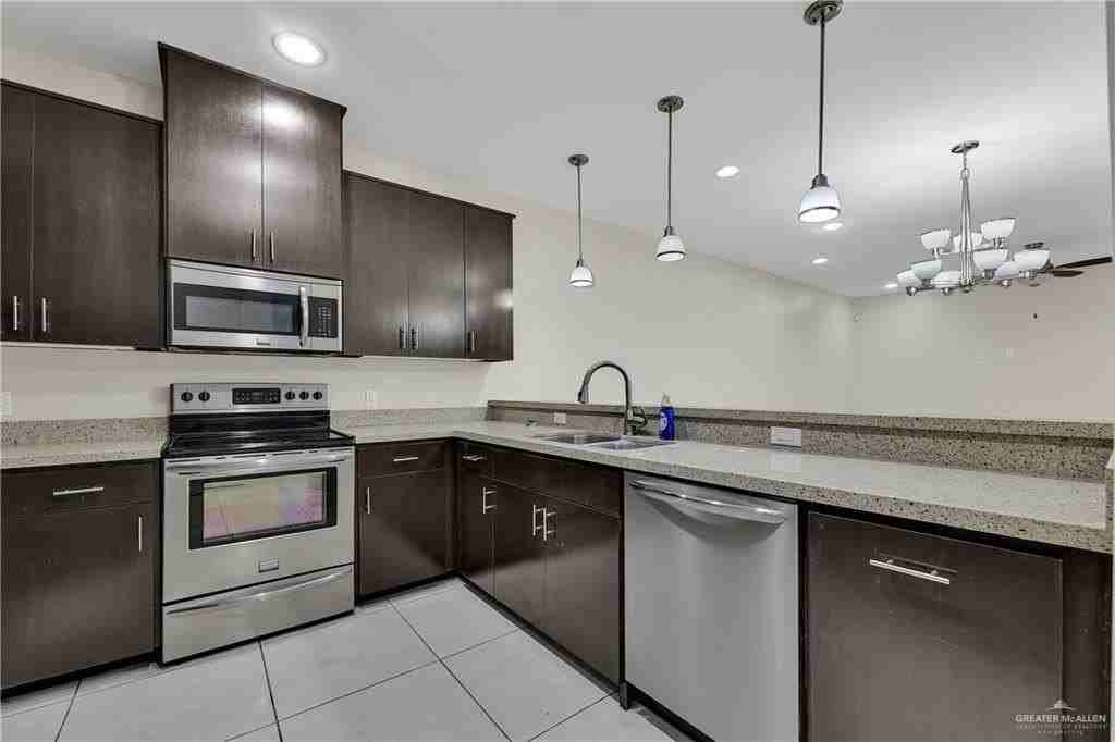 1441 Ozark Ave - Photo 6 of 27