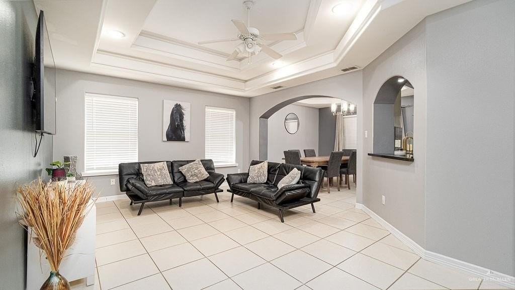 1909 Buffalo Ave - Photo 4 of 18