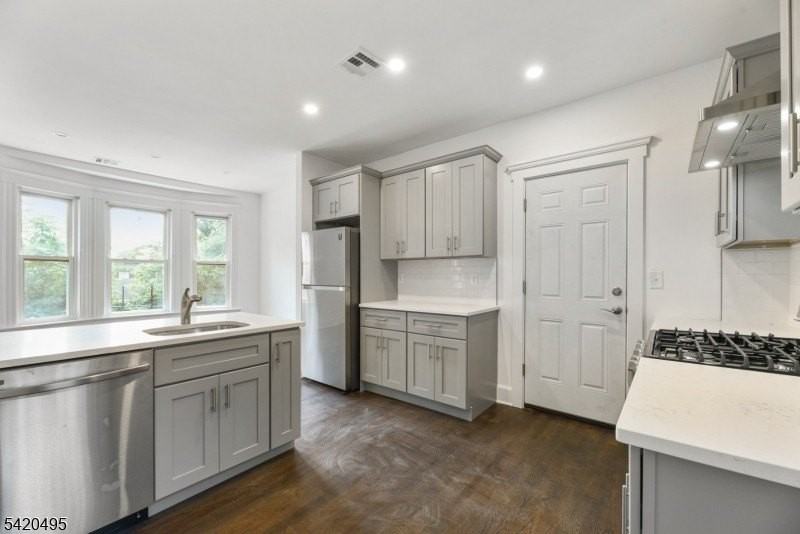 67 Dunnell Rd - Photo 6 of 16