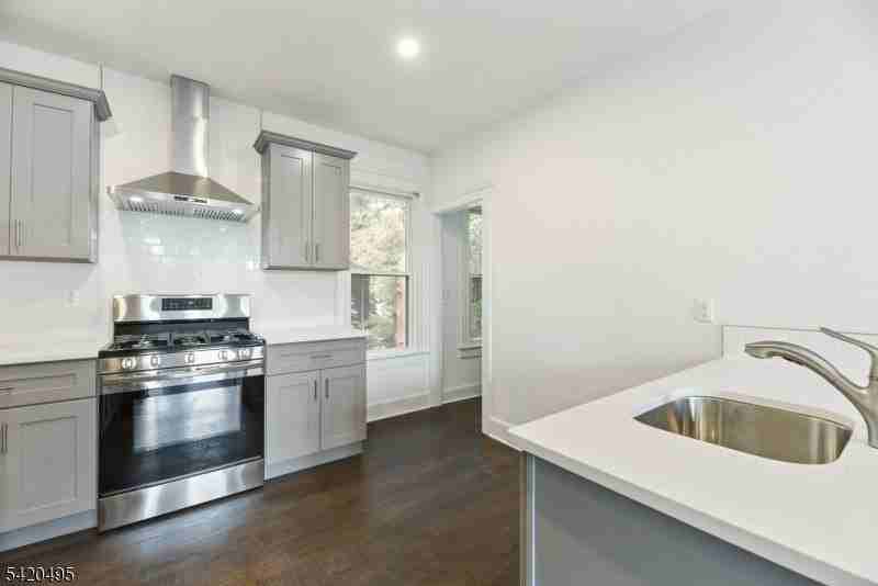 67 Dunnell Rd - Photo 7 of 16