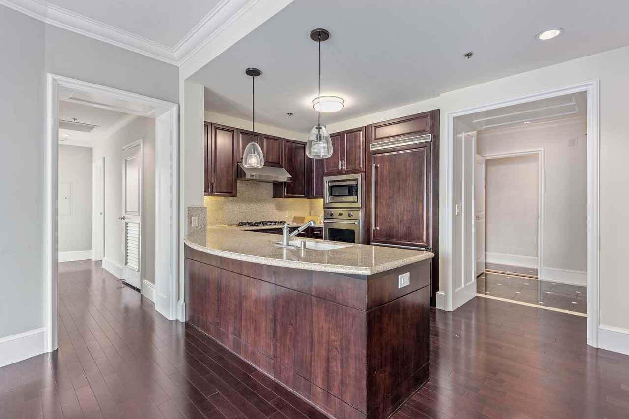 690 Market St #1 - Photo 3 of 37