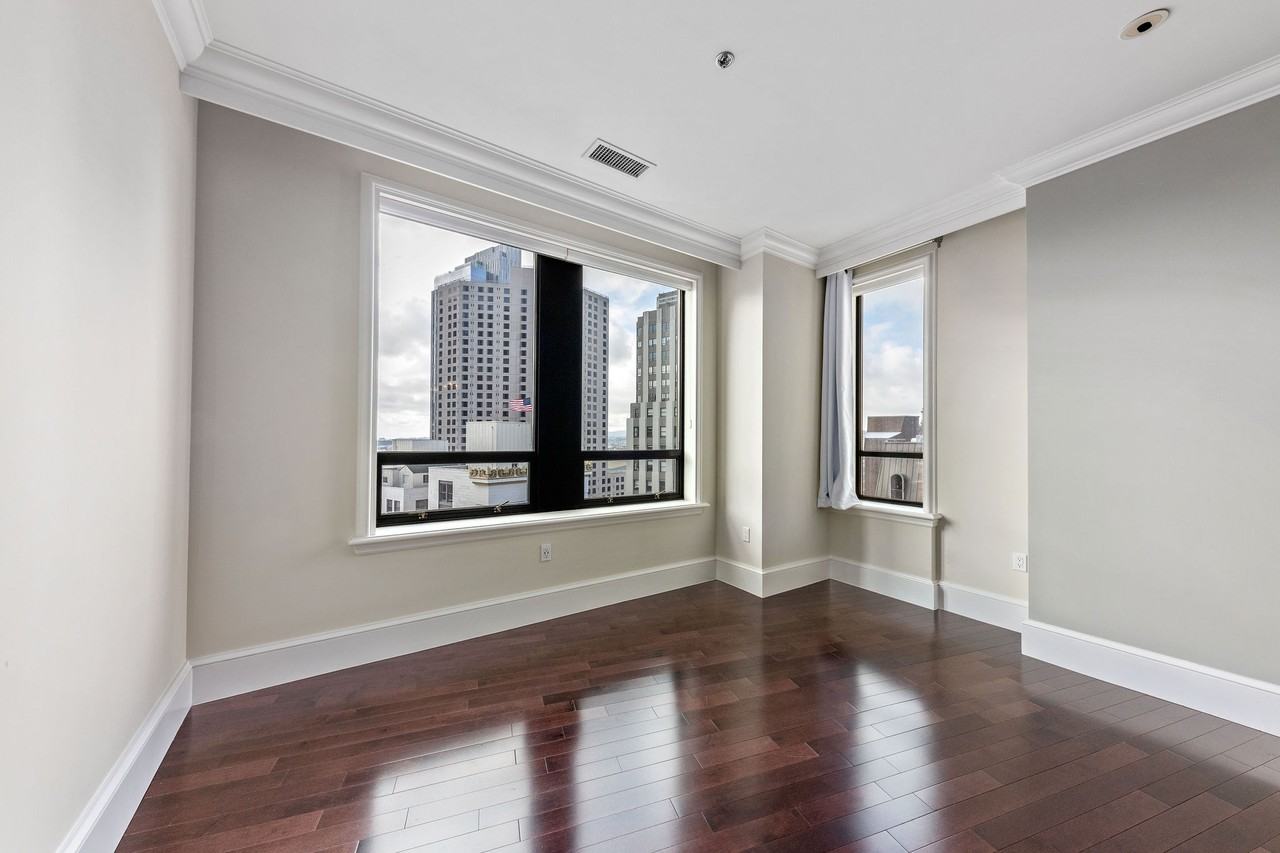 690 Market St #1 - Photo 5 of 37