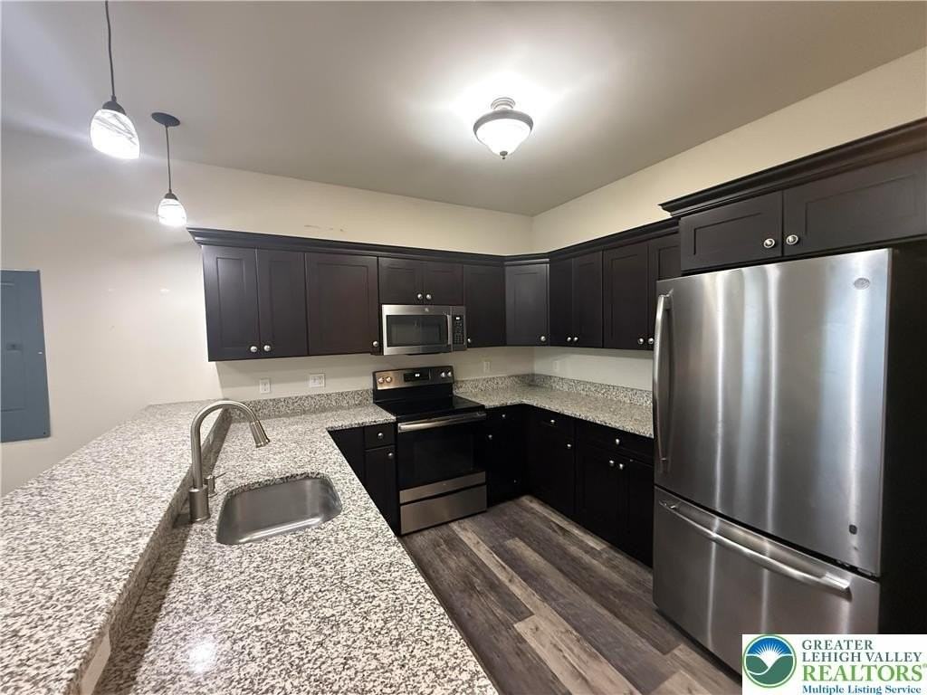 39 John Aly - Photo 5 of 17