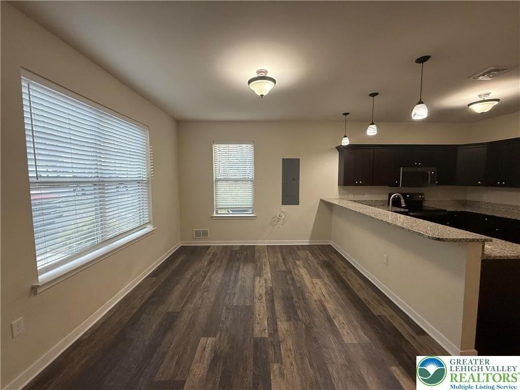 39 John Aly - Photo 7 of 17