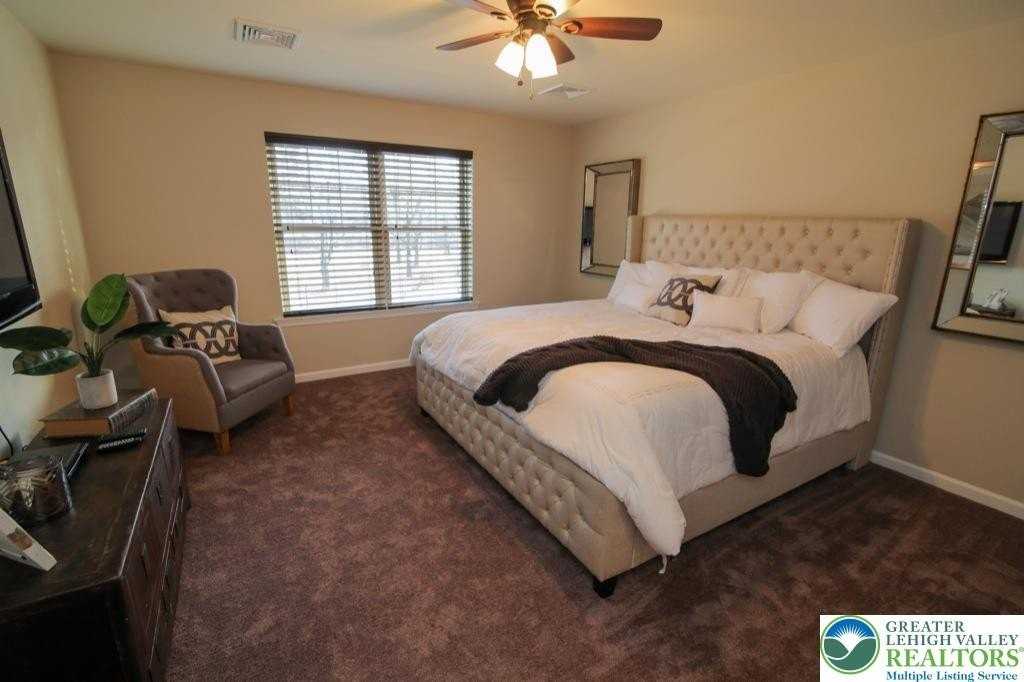 617 Linden St - Photo 6 of 9