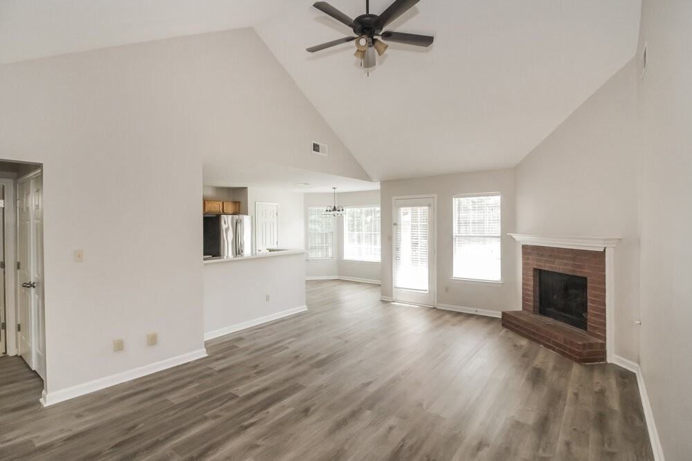 6987 Country Walk Dr - Photo 4 of 16