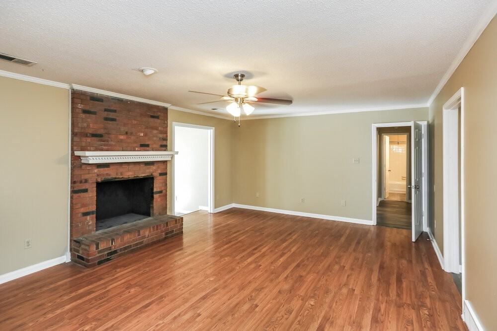 8123 Cairn Dr - Photo 3 of 16