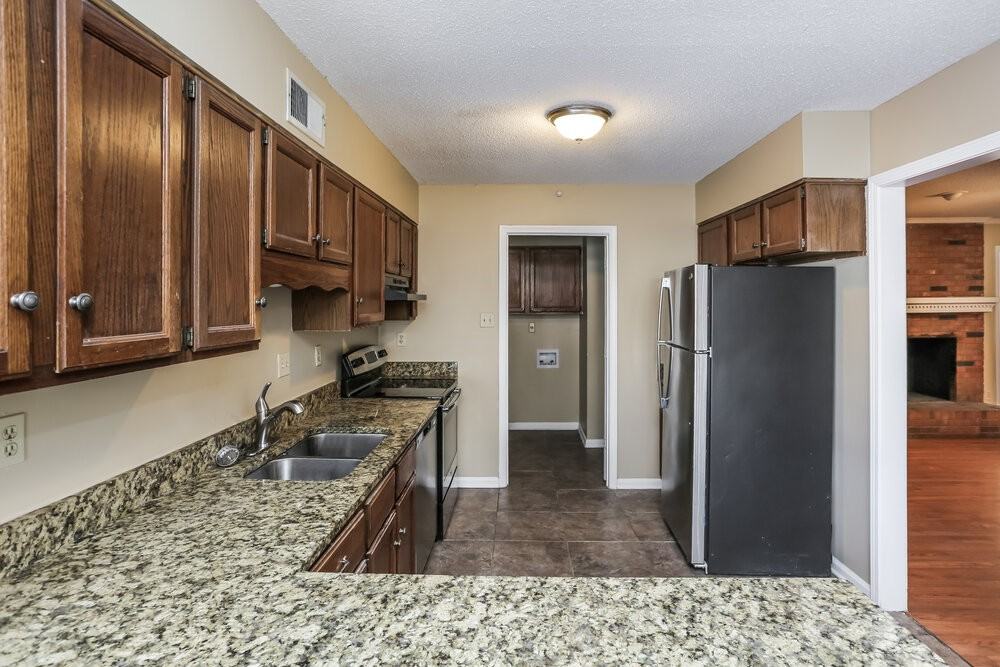 8123 Cairn Dr - Photo 7 of 16