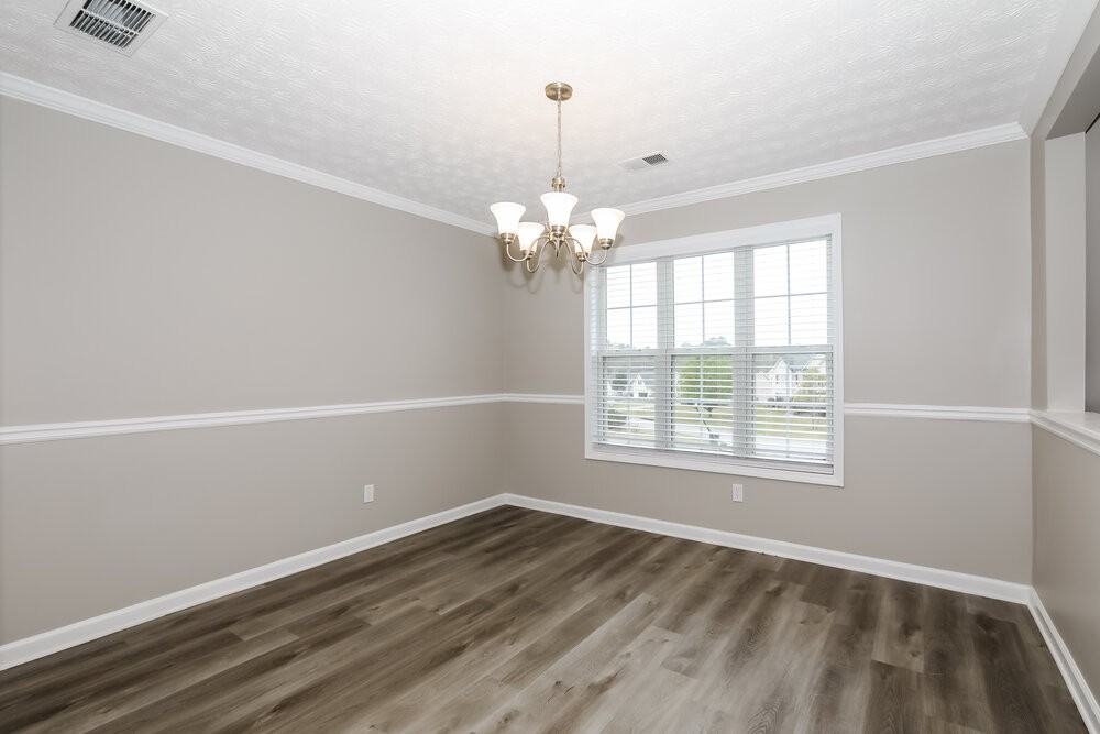 511 Saddle Ridge Dr - Photo 4 of 17