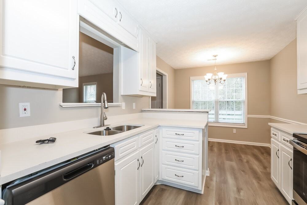 511 Saddle Ridge Dr - Photo 5 of 17