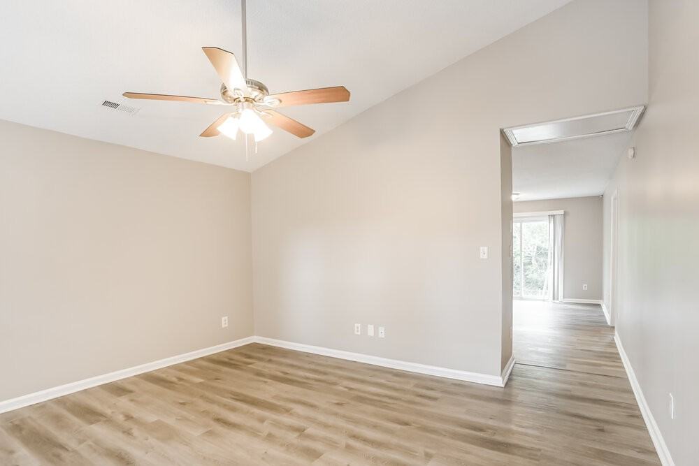 941 Milkwood Ln - Photo 3 of 16