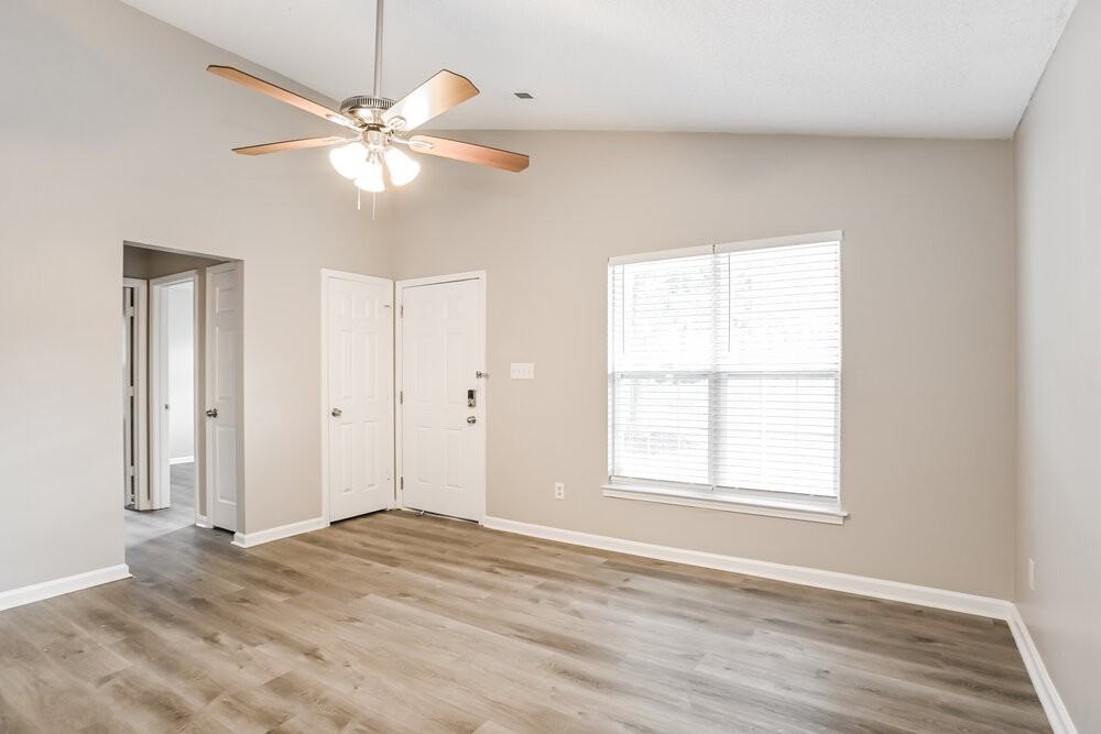 941 Milkwood Ln - Photo 4 of 16