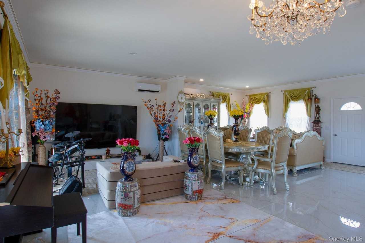 126 Trafalgar Dr - Photo 5 of 19