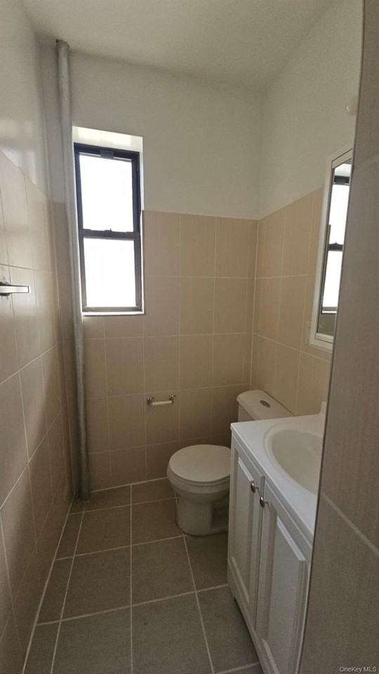 76 Bay 23rd St Apt 2b - Photo 3 of 24