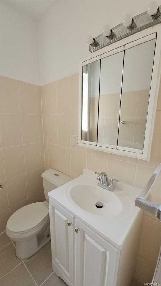 76 Bay 23rd St Apt 2b - Photo 5 of 24