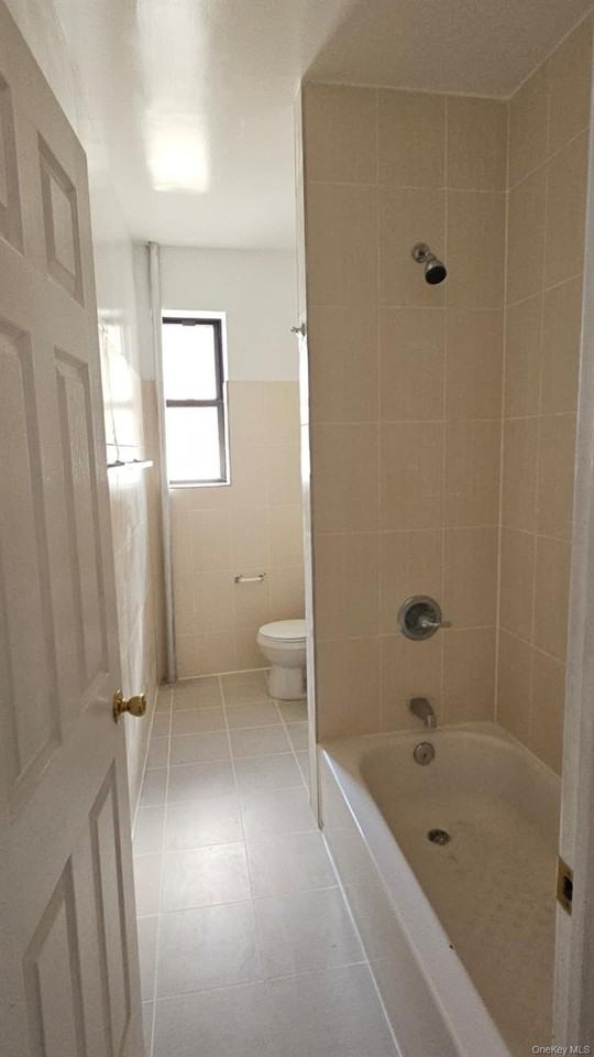 76 Bay 23rd St Apt 2b - Photo 6 of 24