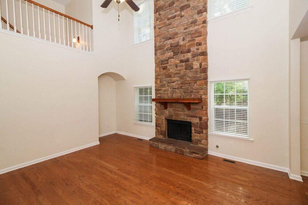 129 Lilyfield Ln - Photo 5 of 17