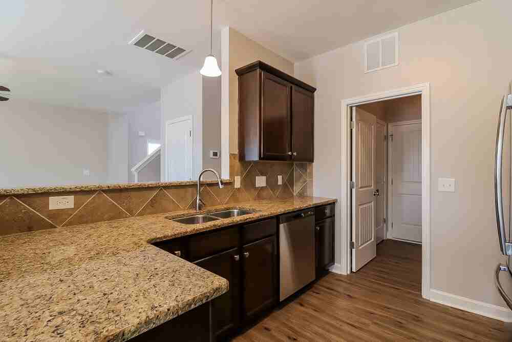 508 Mccarthy Dr - Photo 7 of 17