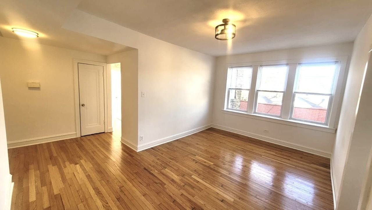 1107 N Avers Ave Apt 3 - Photo 2 of 13