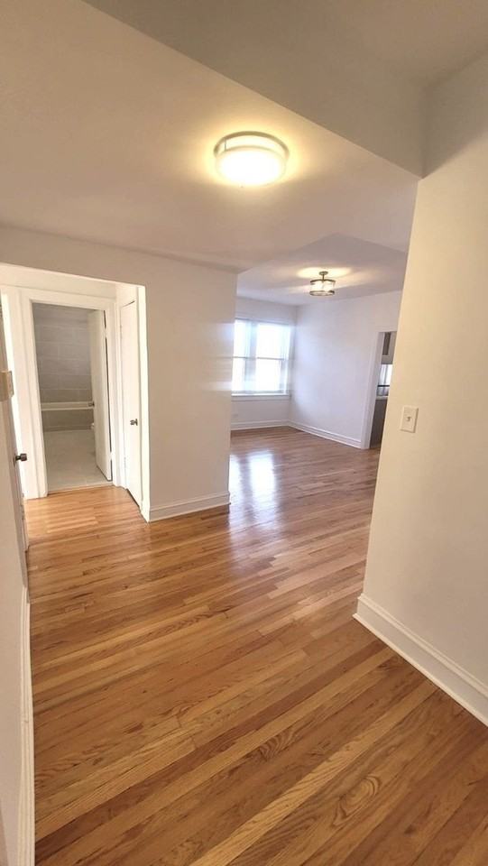 1107 N Avers Ave Apt 3 - Photo 4 of 13