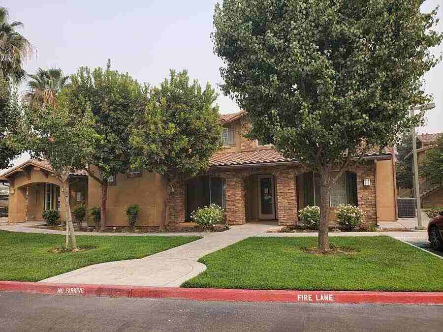 Sandstone Apts - Photo 2 of 4