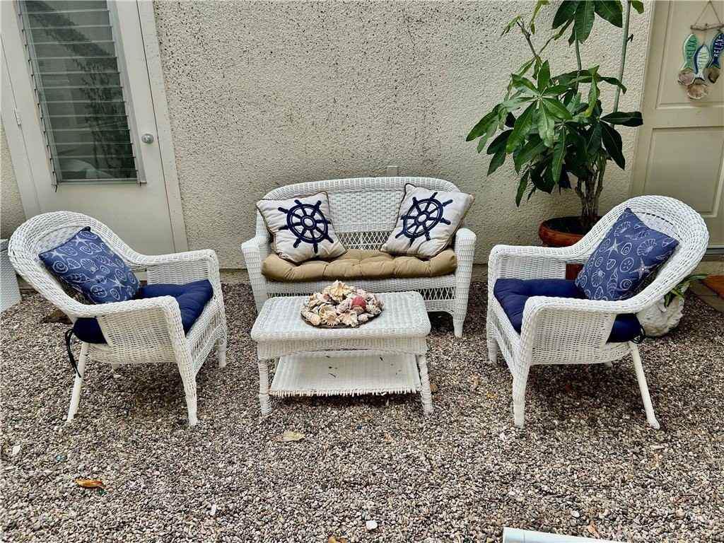 170 Avenida Majorca #D - Photo 4 of 7