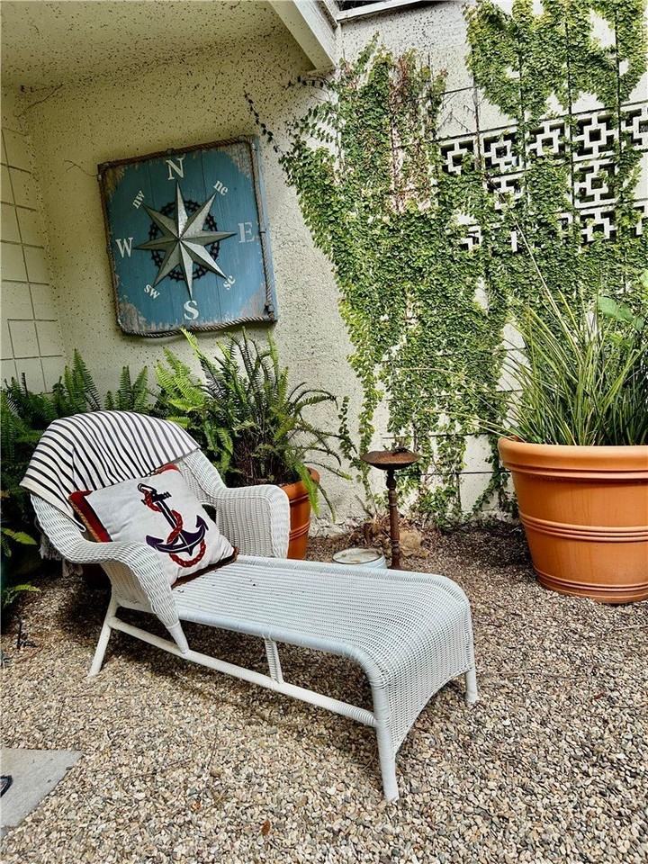 170 Avenida Majorca #D - Photo 6 of 7