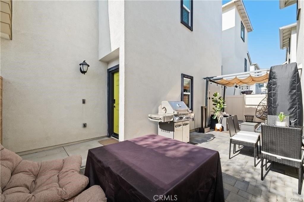 24524 Channel Ct - Photo 3 of 10